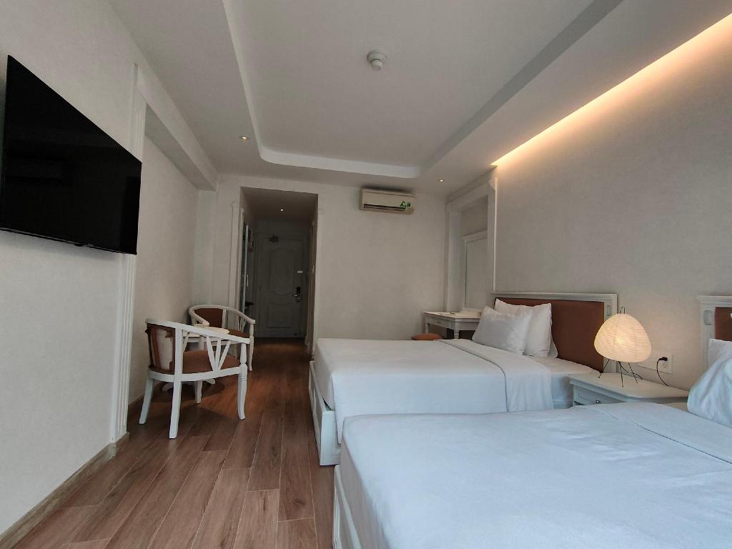 Silverland May Hotel Room Type - Narra Double