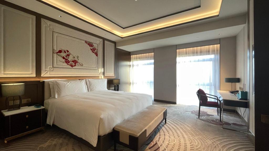 Sofitel Xiong An Room Type - Prestige Suite with Club Millésime Access and One King Bed