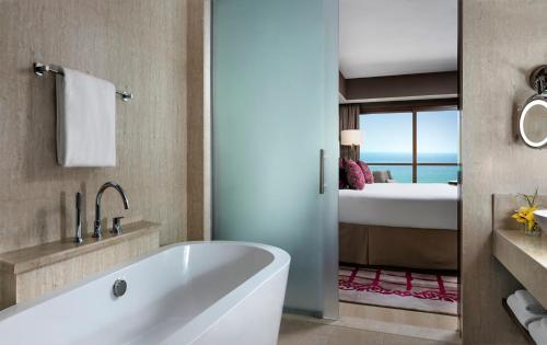Fairmont Ajman Room Type - Fairmont Sea View King Fairmont Ajman Room Type - Fairmont Sea View King