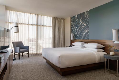 Hyatt Regency Houston/Galleria - Tap to explore photos