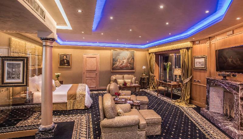 Rome Cavalieri, A Waldorf Astoria Hotel by Hilton Room Type - VISTA SUITE