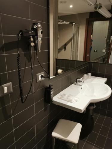 ibis Styles Roma Eur - Tap to explore photos