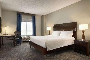 Hilton Garden Inn Minneapolis Downtown - Tap to explore photos