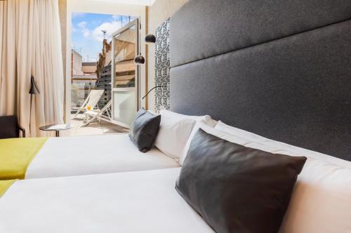Catalonia Giralda Room Type - Premium Double Room with Terrace