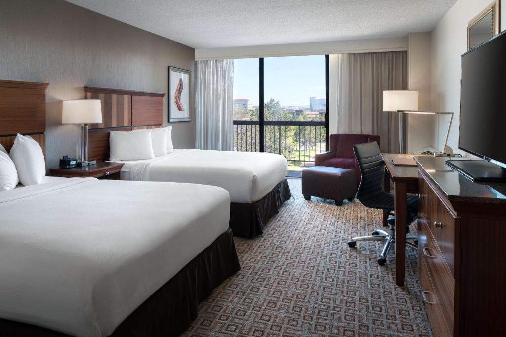 DoubleTree by Hilton Denver Tech Center - Tap to explore photos