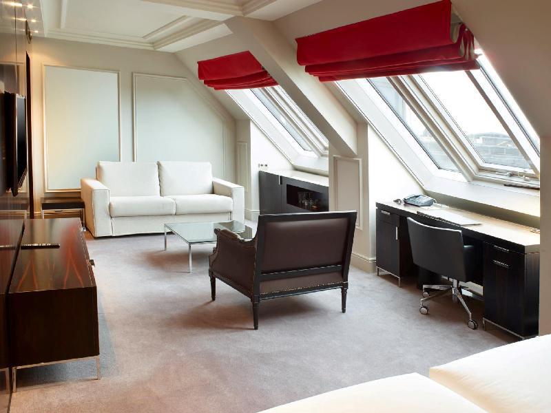 Hilton Brussels Grand Place - Tap to explore photos
