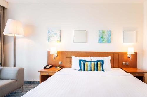 Courtyard by Marriott Brussels - Tap to explore photos