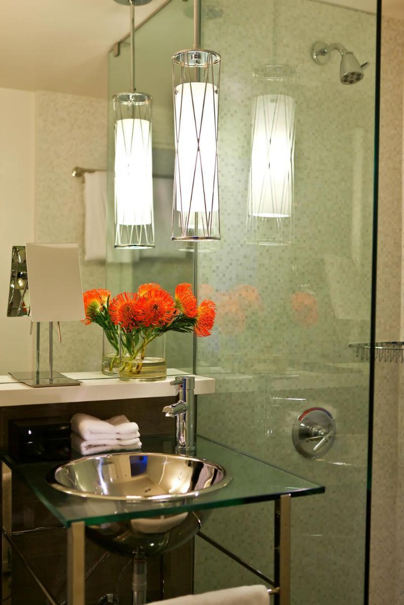 Kimpton Surfcomber Hotel, an IHG hotel - Tap to explore photos