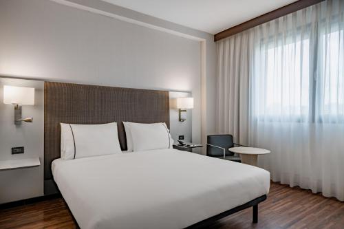 AC Hotel Firenze by Marriott - Tap to explore photos