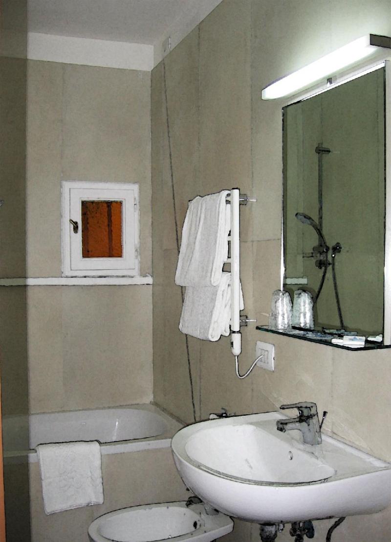 Albergo Firenze - Tap to explore photos