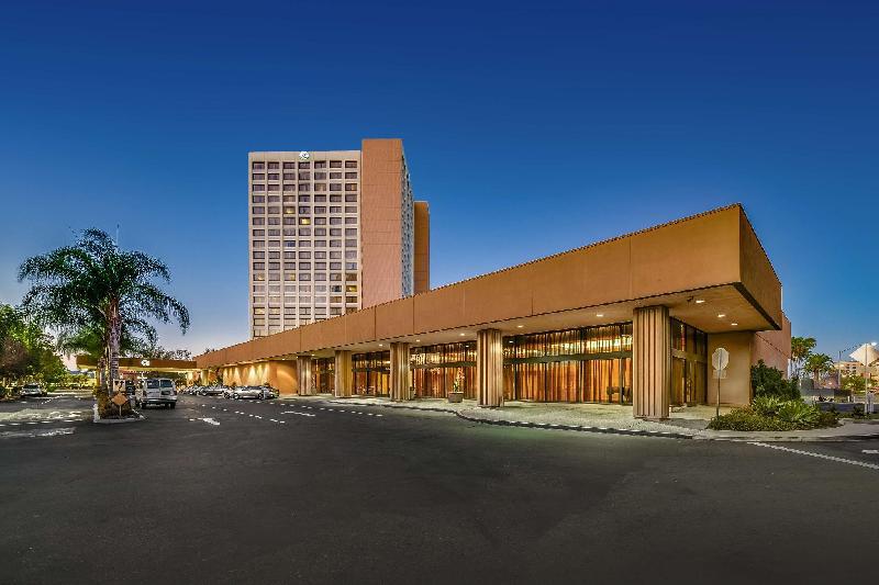 Hotel Fera Anaheim, a DoubleTree by Hilton Room Type - King Studio Suite With Sofabed
