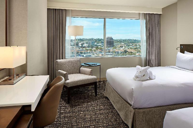 Hilton San Diego Mission Valley Room Type - Top Floors (12-14) Queen Room with Two Queen Beds