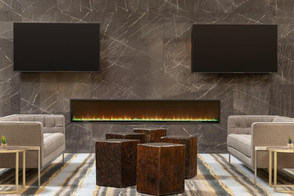 DoubleTree by Hilton Fort Worth South Room Type - 1 KING HEARING ACCESSIBLE DoubleTree by Hilton Fort Worth South Room Type - 1 KING HEARING ACCESSIBLE