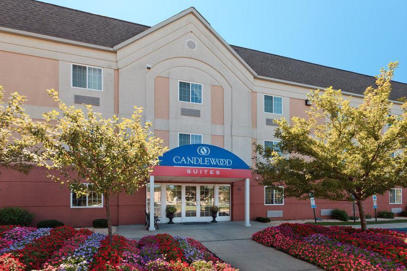 Sonesta Simply Suites Nanuet - Tap to explore photos