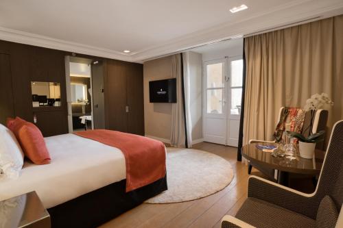 InterContinental MARSEILLE - HOTEL DIEU Room Type - 1 King Premium La Bonne Mere View Terrace