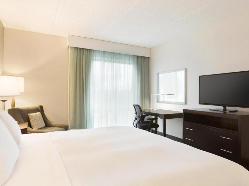 DoubleTree by Hilton Hartford - Bradley Airport - Tap to explore photos