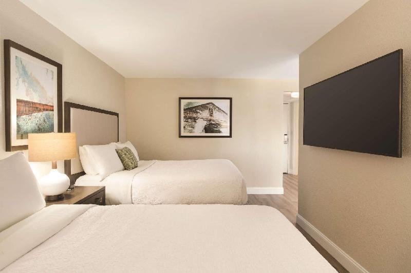 Hotel Ballast Wilmington, Tapestry Collection by Hilton - Tap to explore photos
