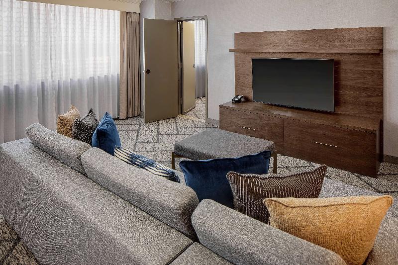 DoubleTree by Hilton Tulsa Downtown - Tap to explore photos