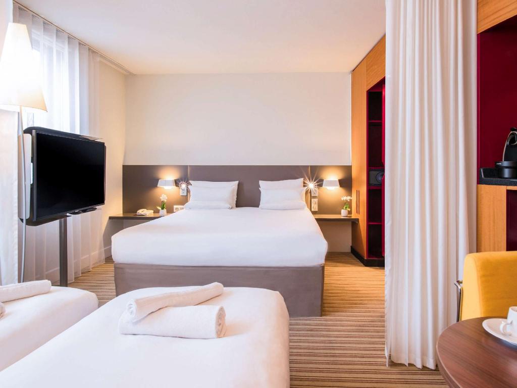 Novotel Suites Cannes Centre Room Type - Superior Suite - queen-size bed, single sofa bed and single pull-out bed Novotel Suites Cannes Centre Room Type - Superior Suite - queen-size bed, single sofa bed and single pull-out bed