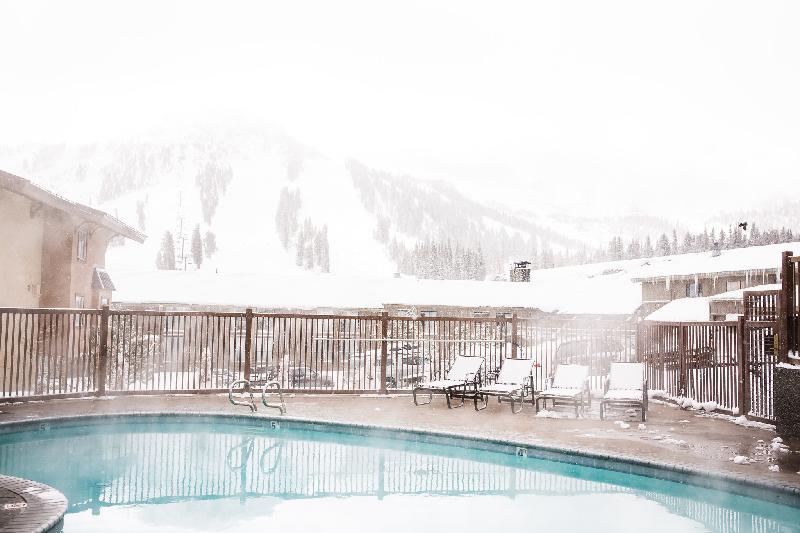Mammoth Mountain Inn - Tap to explore photos
