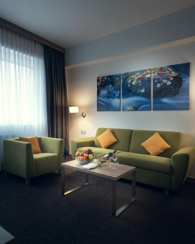 Wyndham Garden Astana - Tap to explore photos