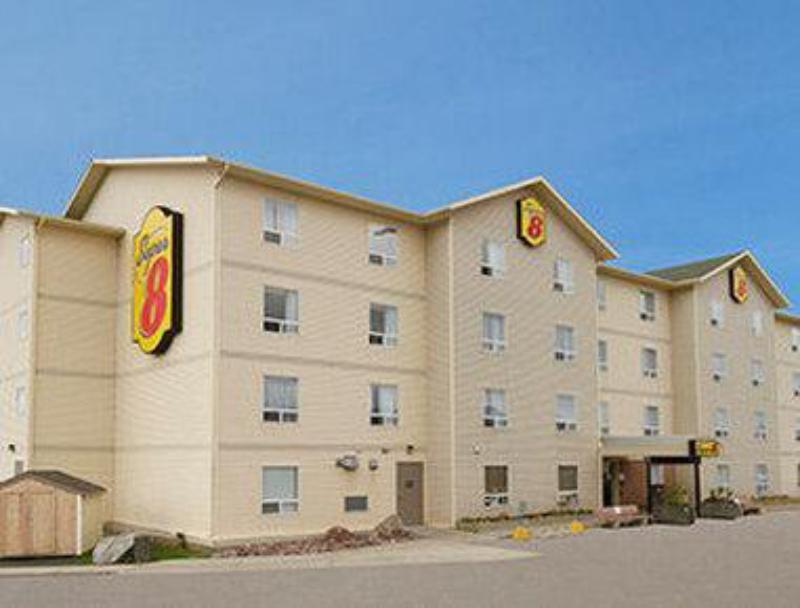 Super 8 by Wyndham Yellowknife Room Type - Queen Room-Mobility Accessible-Non-Smoking