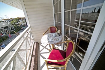 Lighthouse Hotel photo 2