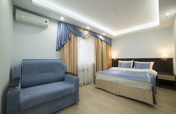 Mini-Hotel Progress