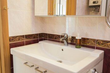 Apartments on Studenaya 68A - apt 9 photo 4
