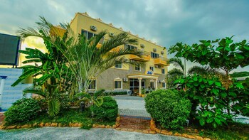 Airport Hotel photo 5