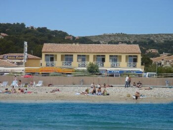 BEACH HOTEL photo 4