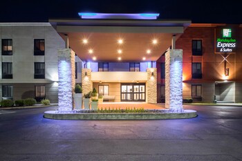 Holiday Inn Express & Suites Albany Airport - Wolf Road image 1