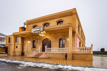 Ronal Hall