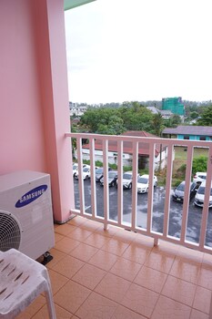 Pranee Building Pranee Mansion Airport in Phuket Province | 2025 Updated prices, deals ...