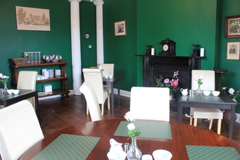 Woodville House photo 4