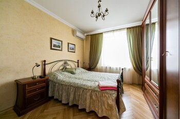 MaxRealty24 Marii Ulianovoy 12