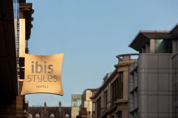 Ibis Styles Glasgow Central - Tap to explore photos