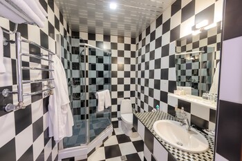El hotel photo 3