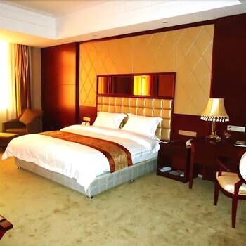 Phoenix Lake Hotel photo 3