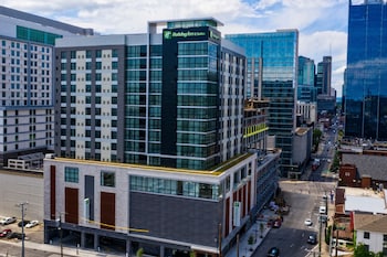 Holiday Inn & Suites - Nashville Downtown - Conv Ctr image 1