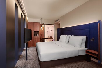 HYPERION Hotel München - Tap to explore photos