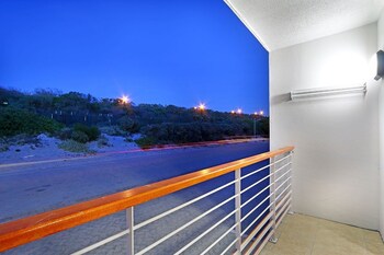 Azure 6 photo 2
