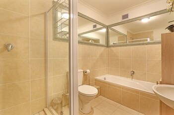 Azure 6 photo 4