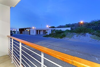 Azure 6 photo 3