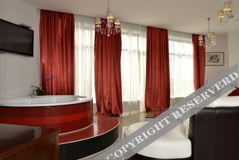 Apart-Hall