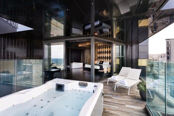 Private Spa Tub
