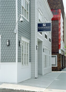 The Harbor Front Inn image 1