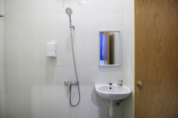 Sky Residence Cimanggis 1 Depok by Airy Rooms photo 2