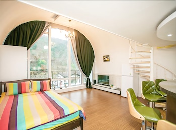 Geumsan Forest White Castle Pension photo 2