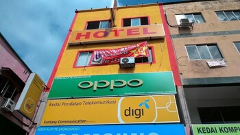 Q One Hotel Semenyih photo 2